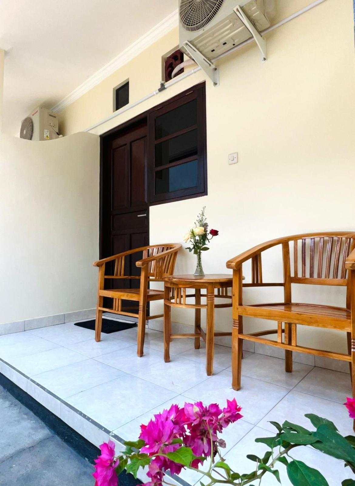 Zigiz Lovina Hostel ภายนอก รูปภาพ